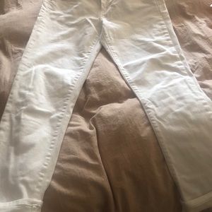 Women’s GAP size 6 white jeans
